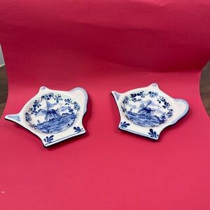 Vintage.Aruba delft Blue and White Ceramic Teapot-Shaped .